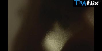 Elma Houghton Butt,  Breasts Scene  in Desaparecer