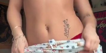 Mila Cherry&rsquo;s Sensual Solo Session