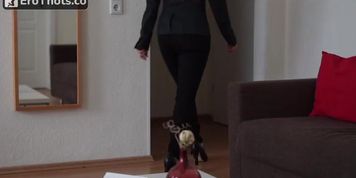 Gold Business - flashing outside