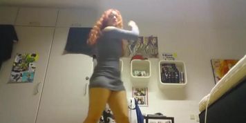 Sille Pigen dances for your load (1)
