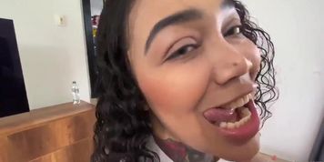 Thicc Latina housekeeper
