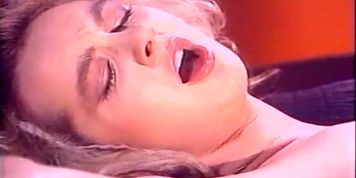 THE CLASSIC PORN - Lesbian sluts pleasing lucky dude (Isis Taylor)