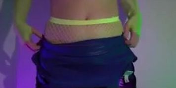 Yungllamacita- strip tease