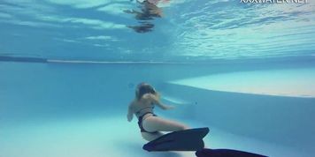 Sophie Murena blonde girl masturbating in the pool