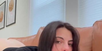 big tits brunette sucking on couch I found her at tohorny.com