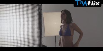 Ariana Saavedra Breasts,  Bikini Scene  in Mujeres Asesinas
