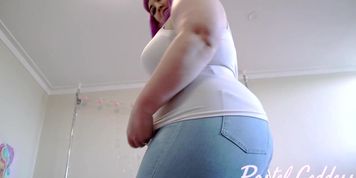 pastel-goddess-pov-bubbly-face-farts-in-denim