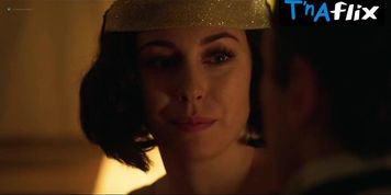 Blanca Suarez Lesbian,  Butt Scene  in Cable Girls
