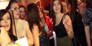 Real euro amateur giving brain in public at the club