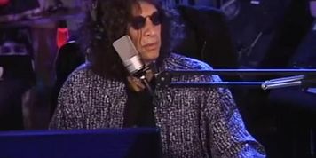 Kira Reed visits Howard Stern