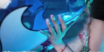 Pregnant woman reaches climax with toy (Kira Loster)