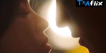 Song Hye Kyo Sexy Scene  in Now, We Are Breaking Up