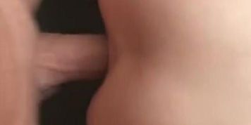 Ado amateur sexe anal &agrave; la maison - Du cul &agrave; la bouche avec &eacute;jac interne (Angel Emily)