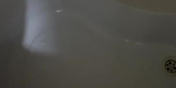 Long and huge dick with lovely head gets some relaxing mastrubation at bathroom 