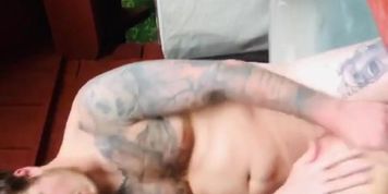 Fucking and sucking in the hot tub ?