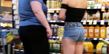 hot white teen bubble ass tight jean shorts