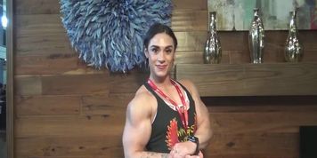 Beautiful Beefy Offseaon FBB KNM with Massive Biceps