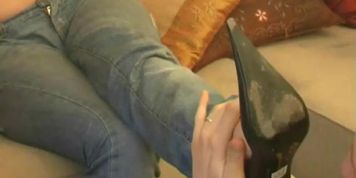 Shoe slave