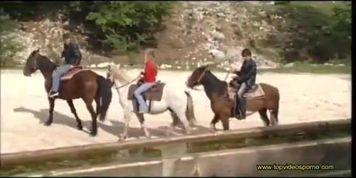 Lua de mel com 2 estranhos