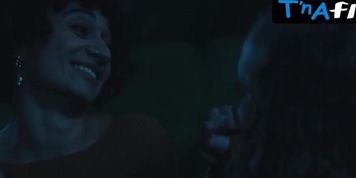 Danielle Macdonald Lesbian Scene  in The Last Anniversary