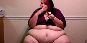 Ssbbw Sunny having a snack