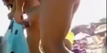 Stunning babes show off their big asses at the beach (Bootylicious)