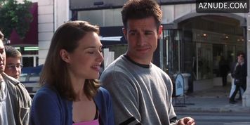 Claire Forlani Sexy Scene  in Boys And Girls