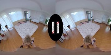 Blonde VR