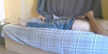 QUICK MASTURBATION SESH IN THE GUEST ROOM//CUM