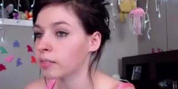 Sexy Amateur Hottie Using a Huge Dildo on Webcam