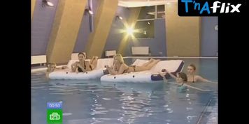 Lyasan Utiasheva Bikini Scene  in Akademiya Krasoty S Lyaysan Utyashevoy