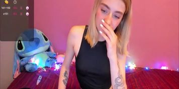 Schoolgirl for the first time in a sex video chat... Is she 18 years old??