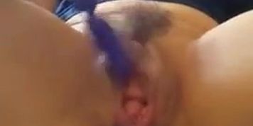 Granny squirting using dildo