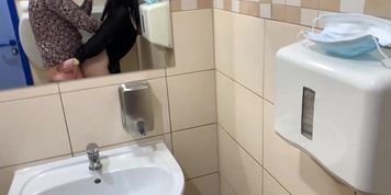 Quick screw in toilet CASTORAMA