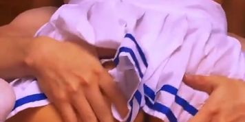 La hijastra sorprendi&oacute; a su padrastro al seducirlo con miradas c&oacute;mplices y caricias tentadoras, asegur&aacute;ndole que aquella noch
