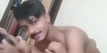 Dost Ke Flat Mein Bina Ruke Lipat Gayi Jawan Jodi
