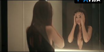 Emily Ratajkowski Sexy Scene  in Lying And Stealing