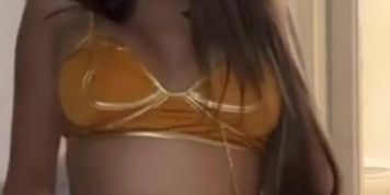 Hot Asian Pussy Squirts