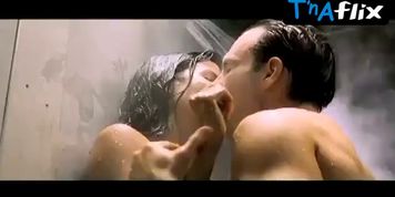 Patricia Velasquez Breasts Scene  in Mindhunters