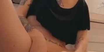 Luna Kyzz: Thick Strokes (Lunas Cam)