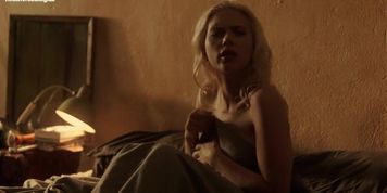 Scarlett Johansson, Pen&eacute;lope Cruz, Rebecca Hall - Vicky Cristina Barcelona Sex Scenes