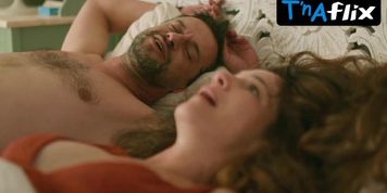 Paula Neves Sexy Scene  in Vizinhos Para Sempre