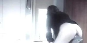 homme cherche gro calibre (Je Suis, Je suis)