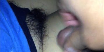 Unloading on her pubic hair - video 1