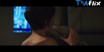 Helene Vivies Breasts Scene  in Missions