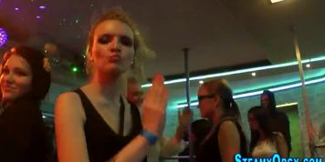 Cfnm amateurs fucking - video 2