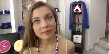 yet another teen gives up her ass