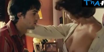 Ariadna Gil Breasts Scene  in Bienvenido A Casa