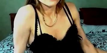 Petite Biceps Girl Flexes