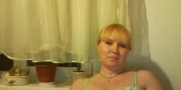 Hot Russian mature mother Tamara play on skype